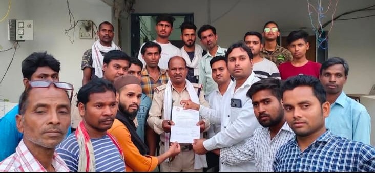 स्थानीय पुलिस प्रशासन को ज्ञापन